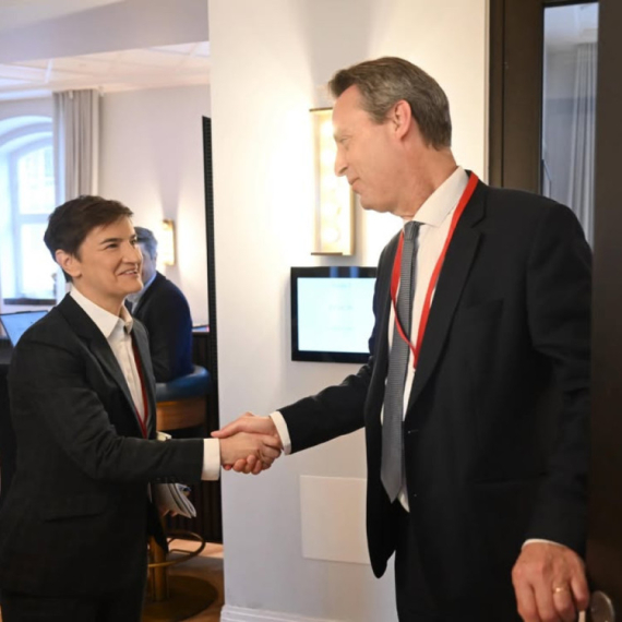 Brnabić sa predsednikom Senata Belgije: "Srbija ostaje čvrsto posvećena evropskim integracijama" FOTO
