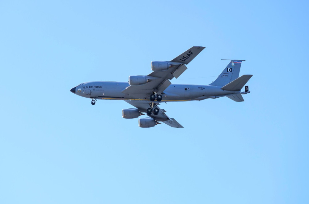 U.S. 'Stratotanker' disappears from radar; Code 7700 activated; Military helicopters urgently deployed PHOTO