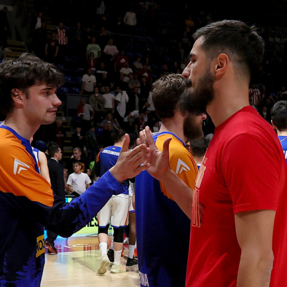 "Što Kalinić nije udario Vila Klajburna u glavu?!"