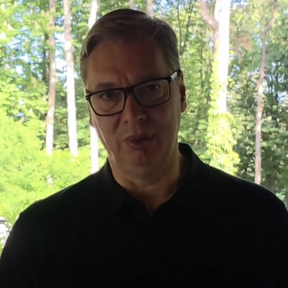 Vučić: "Potpisujemo velike ugovore sa kineskom kompanijom"; "Spajamo Beograd sa celom Šumadijom" VIDEO