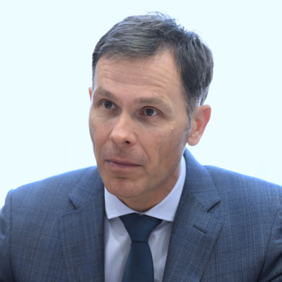 Mali odgovorio Nikeziću: "Ne možete da podnesete uspeh Srbije"; "Ne brinite vi za budžet države"