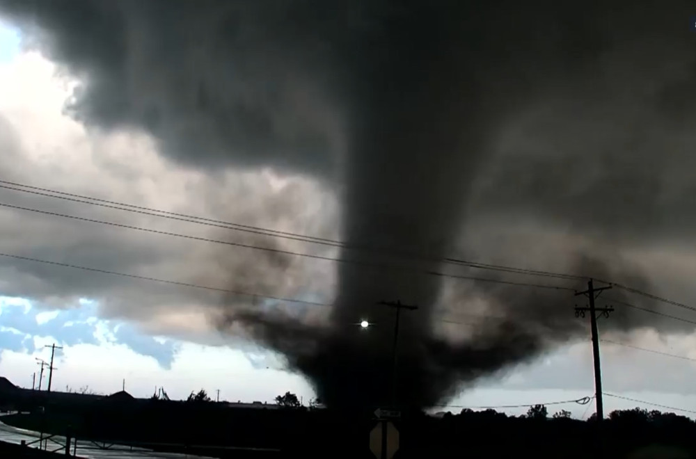 Tri tornada raznela sve pred sobom; Slede poplave FOTO/VIDEO