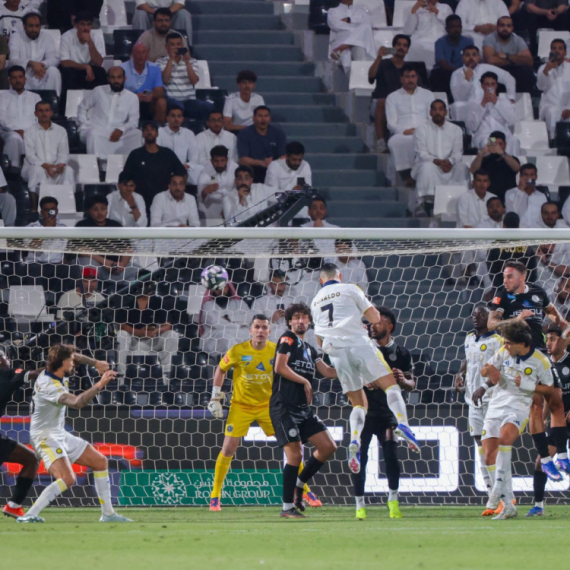 Ronaldovih sto i het-trik Feliksa – na 90 minuta od titule VIDEO
