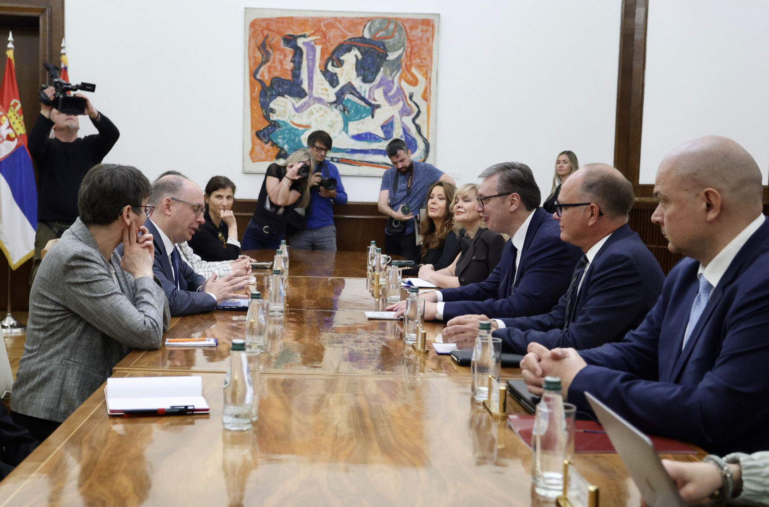 Vučić sa Anenom: "Odličan sastanak o daljem unapređenju ekonomskih odnosa" FOTO