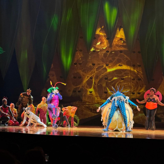 Publika ostala bez daha u prepunoj Beogradskoj areni: Cirque du Soleil predstavom "OVO" oduševio sve FOTO