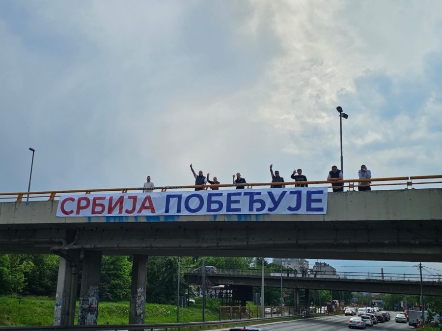 Srbija pobeđuje osvanulo širom Beograda; Moćna poruka u Zemunu, Batajnici, Zvezdari, Surčinu... FOTO/VIDEO