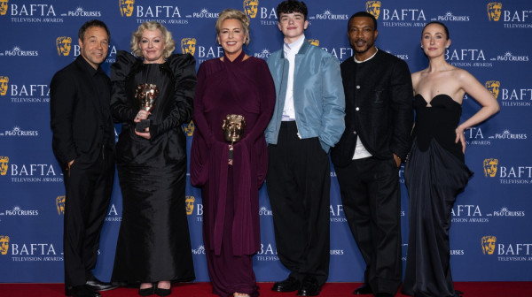 BAFTA u znaku Netfliksa: Serija "Adolescencija" osvojila najvažnije nagrade FOTO
