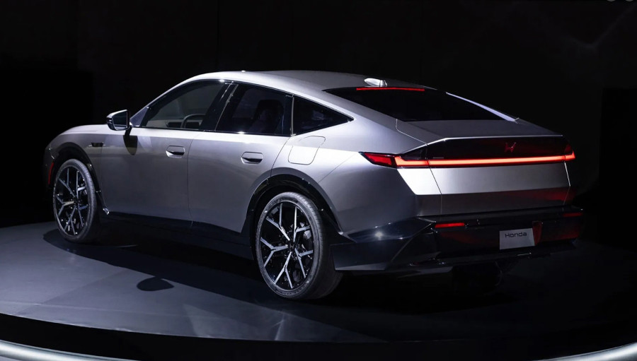 Honda menja plan: Novi Accord i Acura RDX dolaze kao hibridi, a ne kao električni modeli
