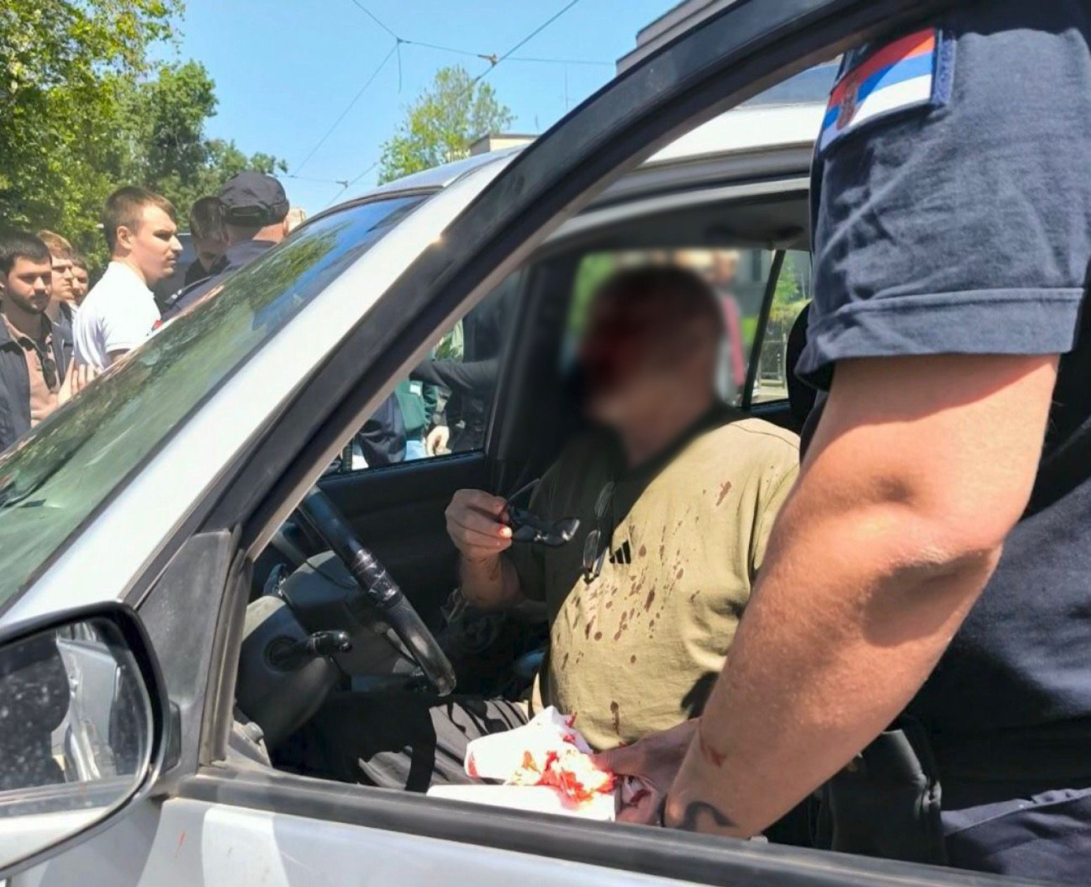 Blokaderi izazvali saobraćajku kod Pravnog, linčovali čoveka; Jedina politika im je nasilje i haos VIDEO
