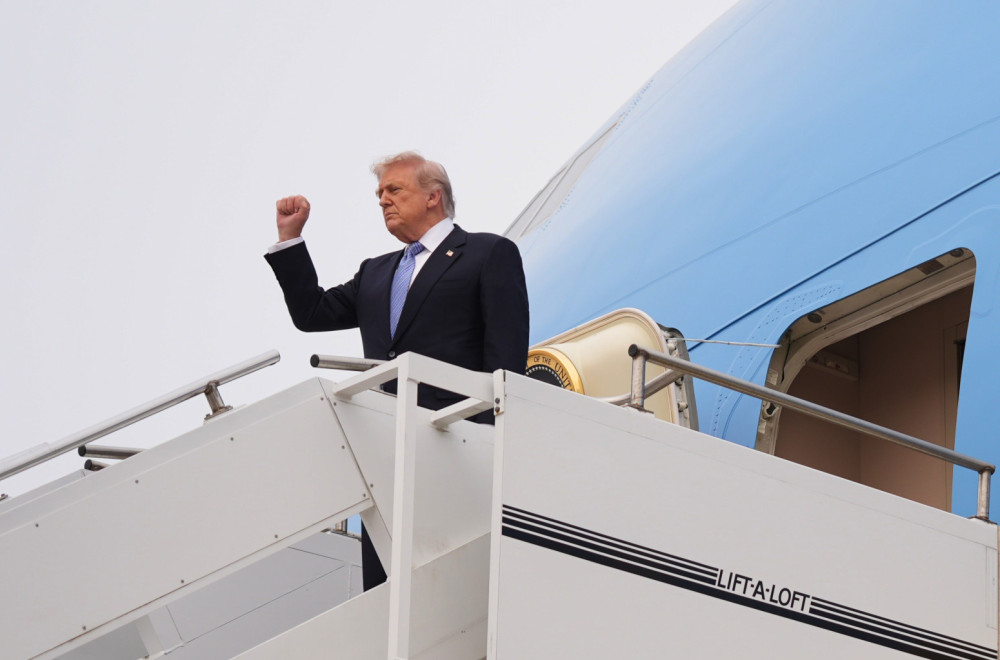 "Air Force One" je poleteo...
