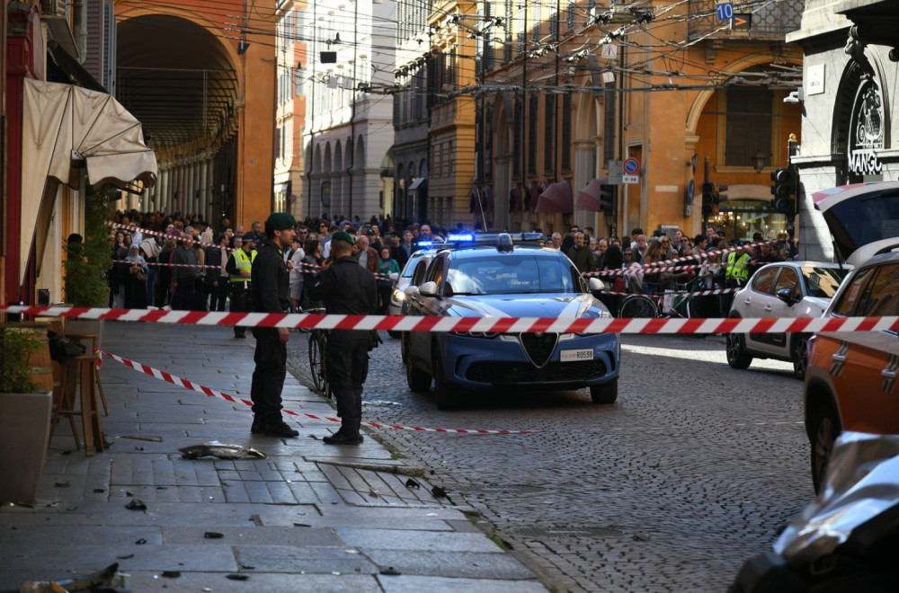 Horor u Italiji: Kolima uleteo u masu; Tokom bekstva izbo prolaznika; Mnogo povređenih FOTO/VIDEO