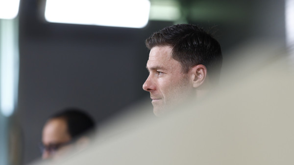 Zvanično: Ćabi Alonso se vratio u Premijer ligu