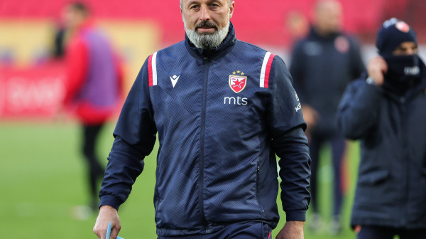"Skidam kapu momcima, zaslužuju punu Marakanu"