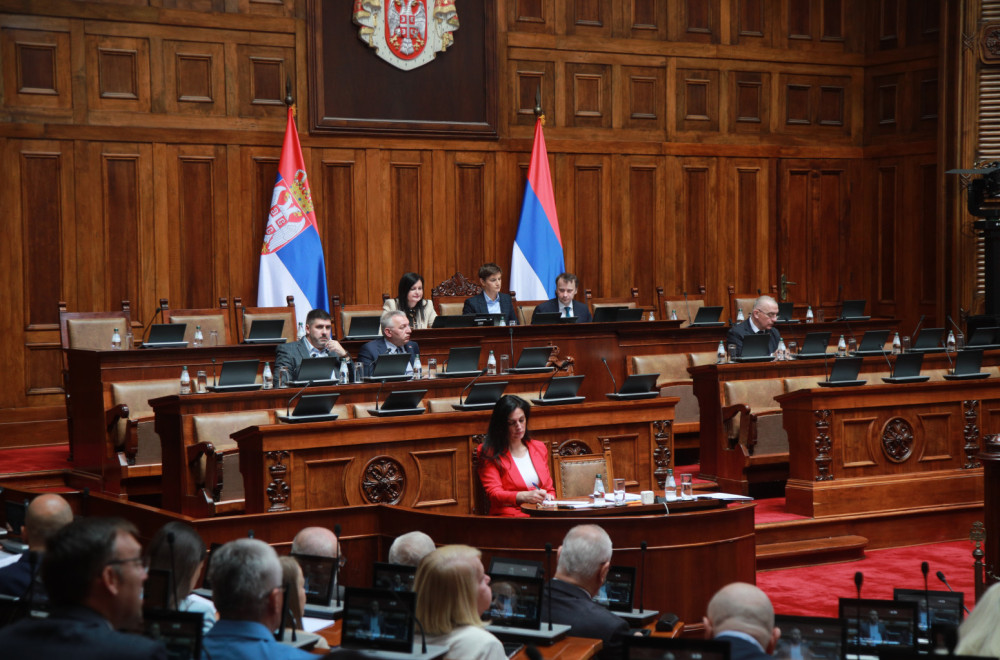 Poslanici posle pauze nastavljaju raspravu; Vujić: "Preporuka ODIHR-a da obuka bude obavezna"