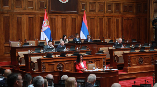 Nastavljena sednica Skupštine Srbije nakon pauze: Poslanici raspravljaju o izmenama seta izbornih zakona