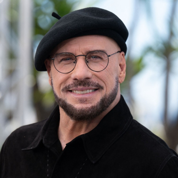 Ne skida beretku dok je u Kanu, a za to postoji poseban razlog FOTO