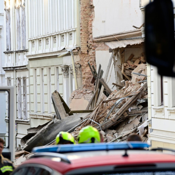 Srušila se zgrada u Nemačkoj; Spasioci tragaju za preživelima FOTO/VIDEO
