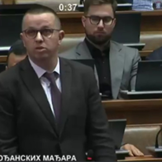 Bajić patosirao blokadere: "Imate glumca za svaku ulogu i kostim za svaku sezonu"; "Mi znamo ko smo" VIDEO