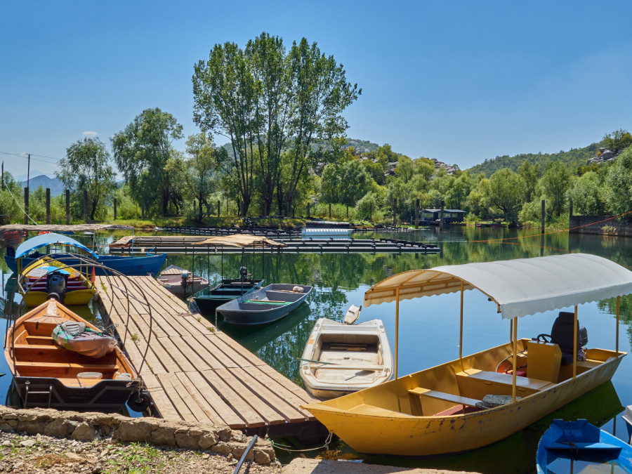 Skriveno selo u Crnoj Gori izgleda kao raj na zemlji: Magični prizori na obali Skadarskog jezera FOTO