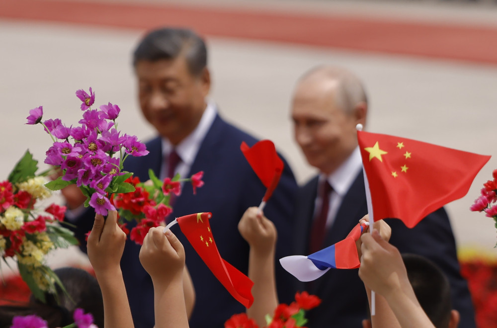 Putin dočekan topovskom paljbom u Pekingu; "Dragi prijatelju..." VIDEO