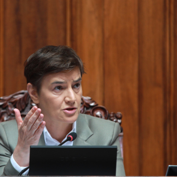 Brnabić: "Vučić služi samo svom narodu, a ne strancima"; "To je glavna razlika između njega i blokadera"