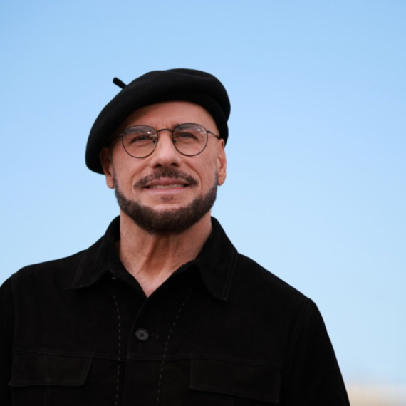 Novi film Džon Travolte podelio kritičare u Kanu: Neki ga nazvali "bizarnim"