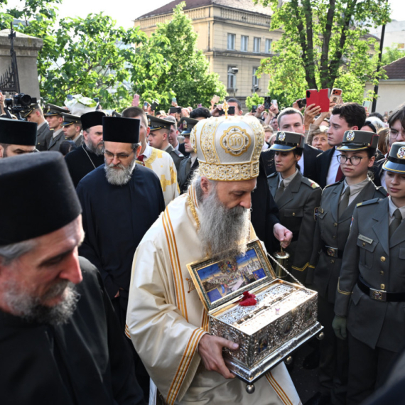 Pojas Presvete Bogorodice dočekan u Vaznesenjskoj crkvi: Poklon za igumana Vatopeda FOTO/VIDEO