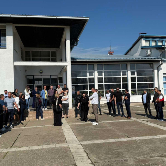 Podrška uhapšenim Srbima: Mirni protesti u Gračanici nastavljeni i danas
