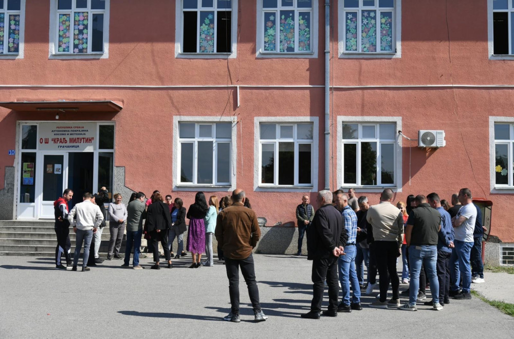 Dvanaesti dan protesta podrške uhapšenim direktorima u Gračanici