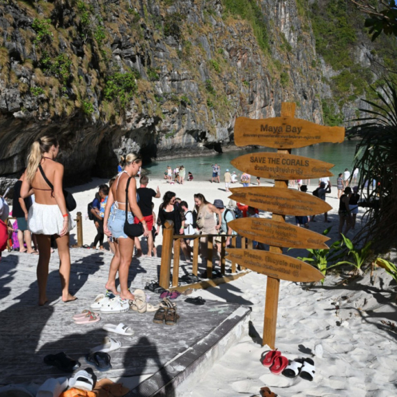 Gužve uništile raj: Kultno mesto iz filma "Plaža" više liči na stanicu nego na destinaciju VIDEO