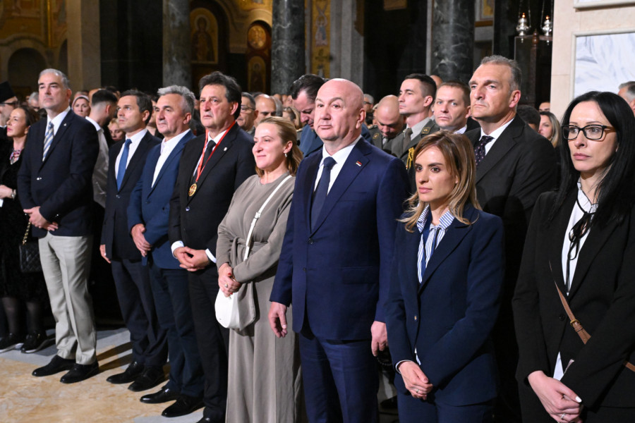 Patrijarh Prorfirije: Beograd je danas molitveno srce Srba, Spasovdanska litija živi korak vere