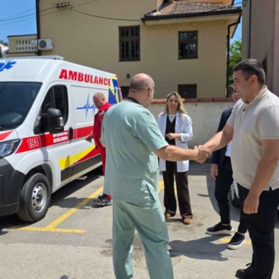 A od grada – novo sanitetsko vozilo: Vozni park Hitne pomoći u Čačku dobio pojačanje