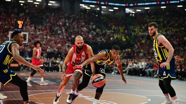 Olimpijakos skinuo Fener sa trona i najavio i skidanje prokletstva!