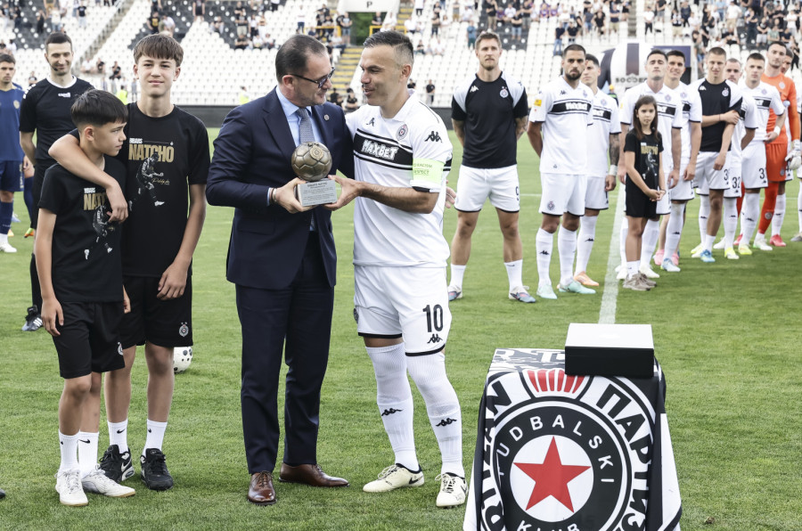 Suze, ovacije i gol na oproštaju Natha FOTO/VIDEO