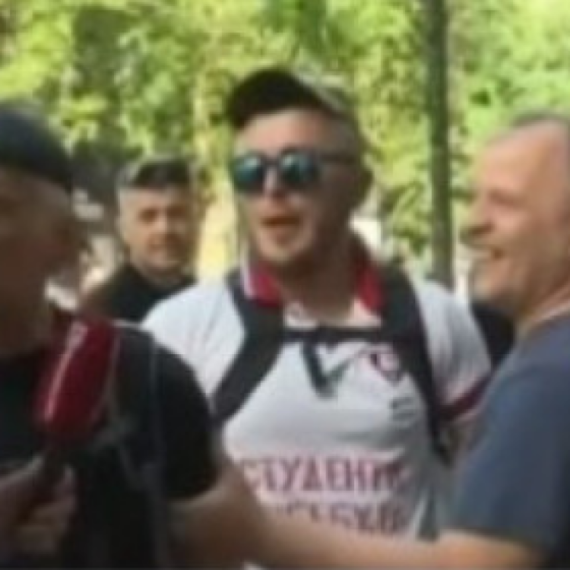 Zastrašujuće nasilje u centru Beograda: Blokaderi napali novinara