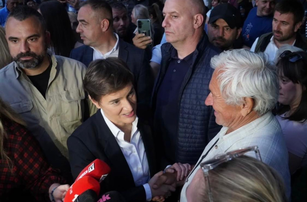 Brnabić dočekana ovacijama; "Hrvati 'pumpaju' jače od N1"; "Mogli ste da vidite dve Srbije" FOTO/VIDEO