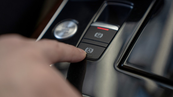 Mnogi vozači ignorišu ovo dugme u automobilu, a može znatno olakšati vožnju