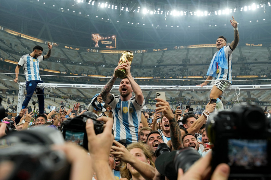 Panika u Argentini – povredio se Mesi! VIDEO