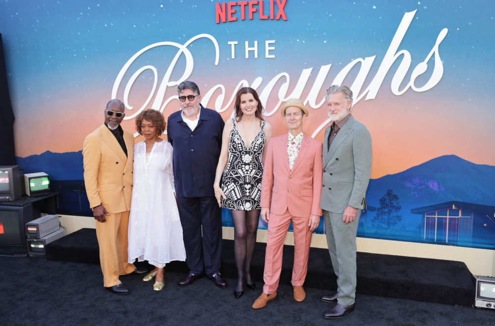 Nova serija kreatora "Stranger Things"-a osvaja Netfliks: Glumačka postava oduševila kritičare VIDEO