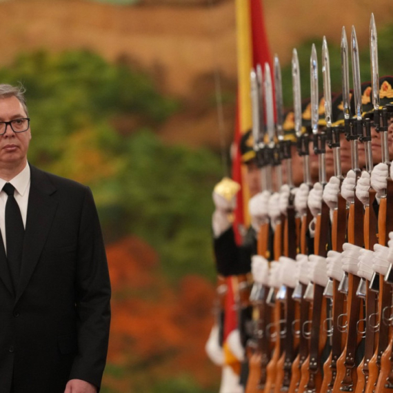 Vučić iz Kine: "Došao sam da se borim za Srbiju i građane"; "Napadi nam govore da radimo dobar posao" VIDEO