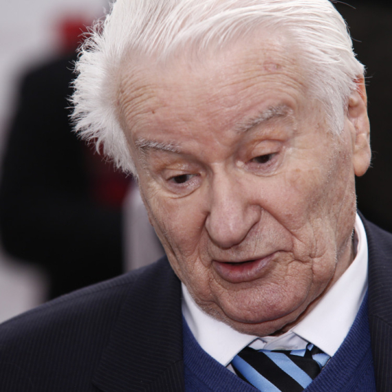 Preminuo Dragoljub Mićunović