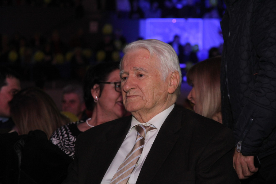 Preminuo Dragoljub Mićunović