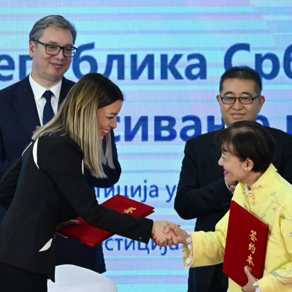 Potpisani važni sporazumi; Vučić dovodi investicije vredne više od 940 miliona evra i 1.650 novih radnih mesta