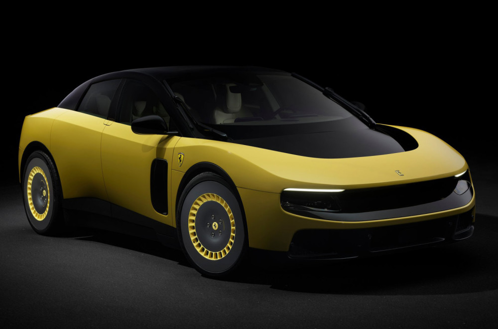 Bivši šef Ferrarija žestoko kritikovao prvi električni model marke