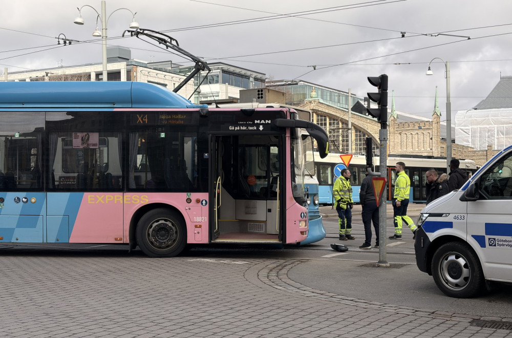 Fijasko na prvoj vožnji: Autonomni autobus sudario se sa tramvajem nakon par kilometara