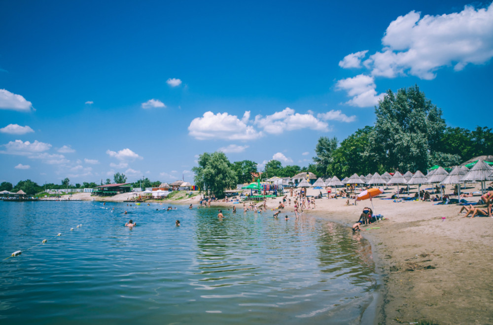 Otvorena omiljena gradska plaža: Počela kupališna sezona na Peskari; Ovo su pravila za posetioce