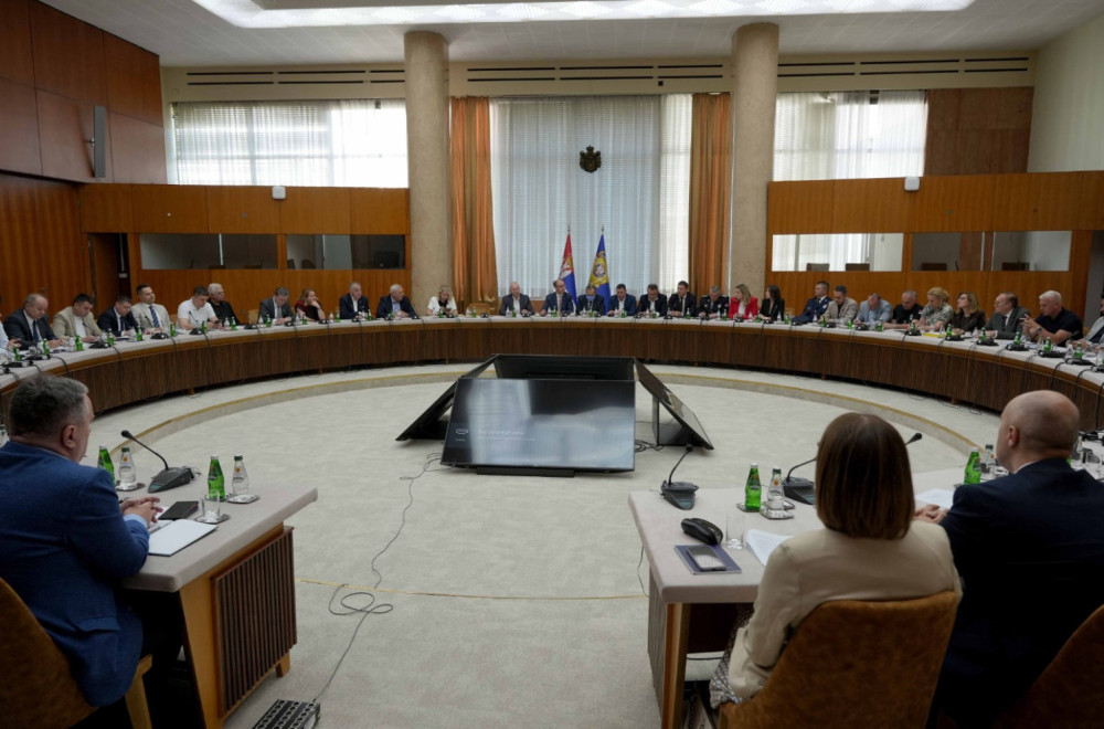 Počela vanredna sednica Vlade zbog problema sa vodosnabdevanjem u Moravičkom okrugu