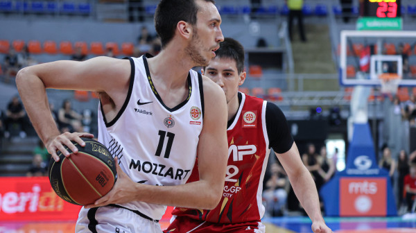 Partizan bez finala! Penjaroja "poludeo"; Karlik: "Bio sam malo zbunjen"