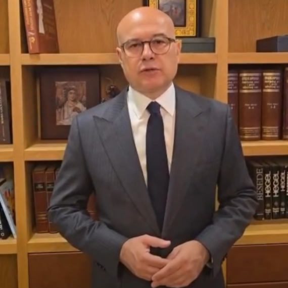 Vučević oštro reagovao na izjavu blokadera o celivanju Bogorodičinog pojasa: "Najgori oblik ekstremizma" VIDEO