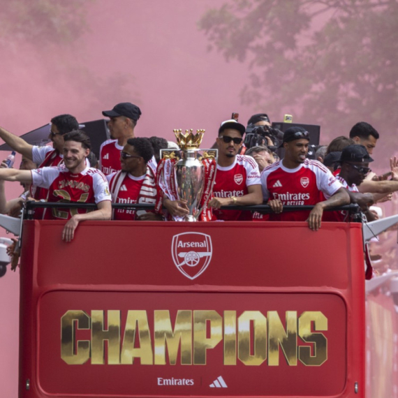 Arsenal sprema veliko leto
